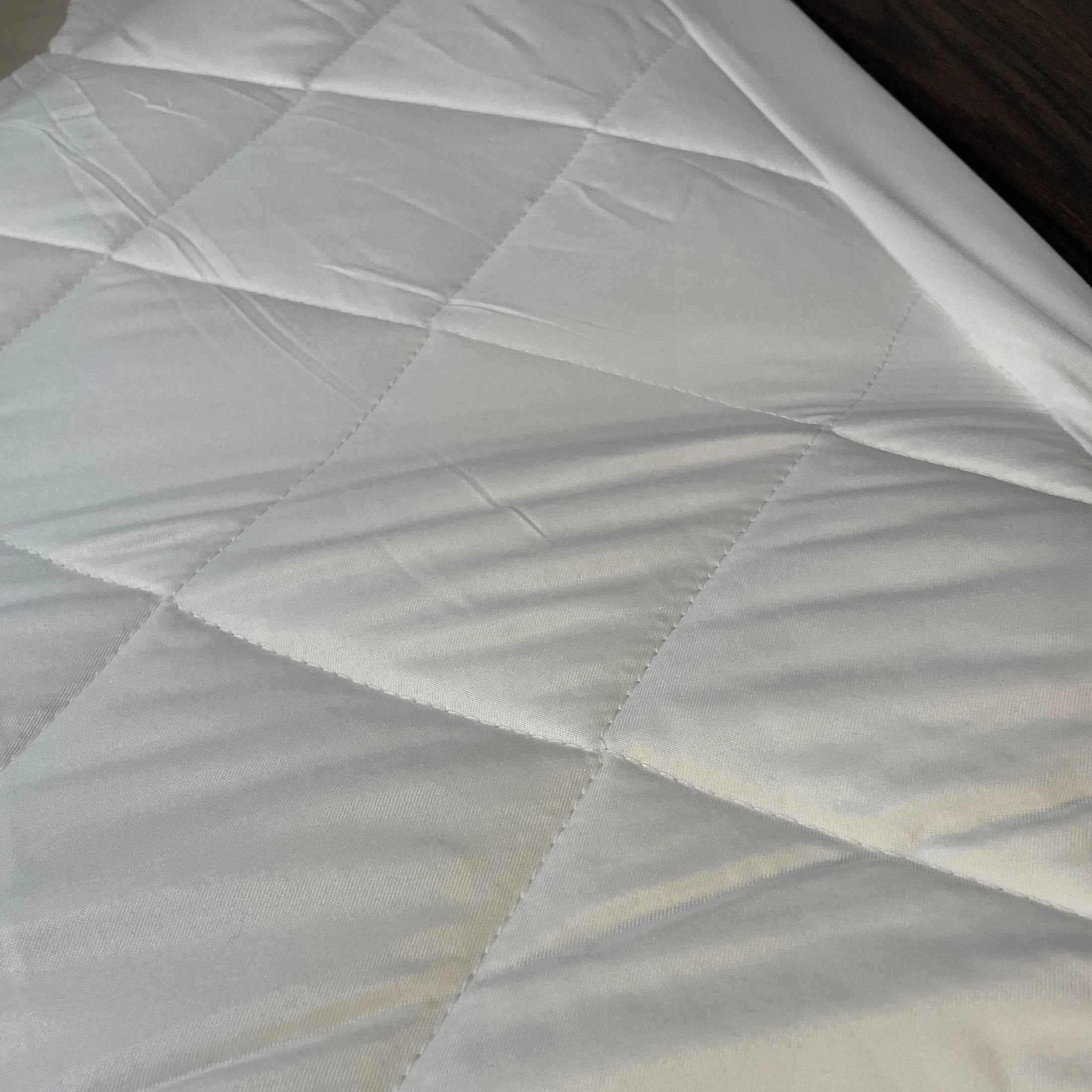 GOTL Collection white quilted waterproof mattress protector with diamond stitching