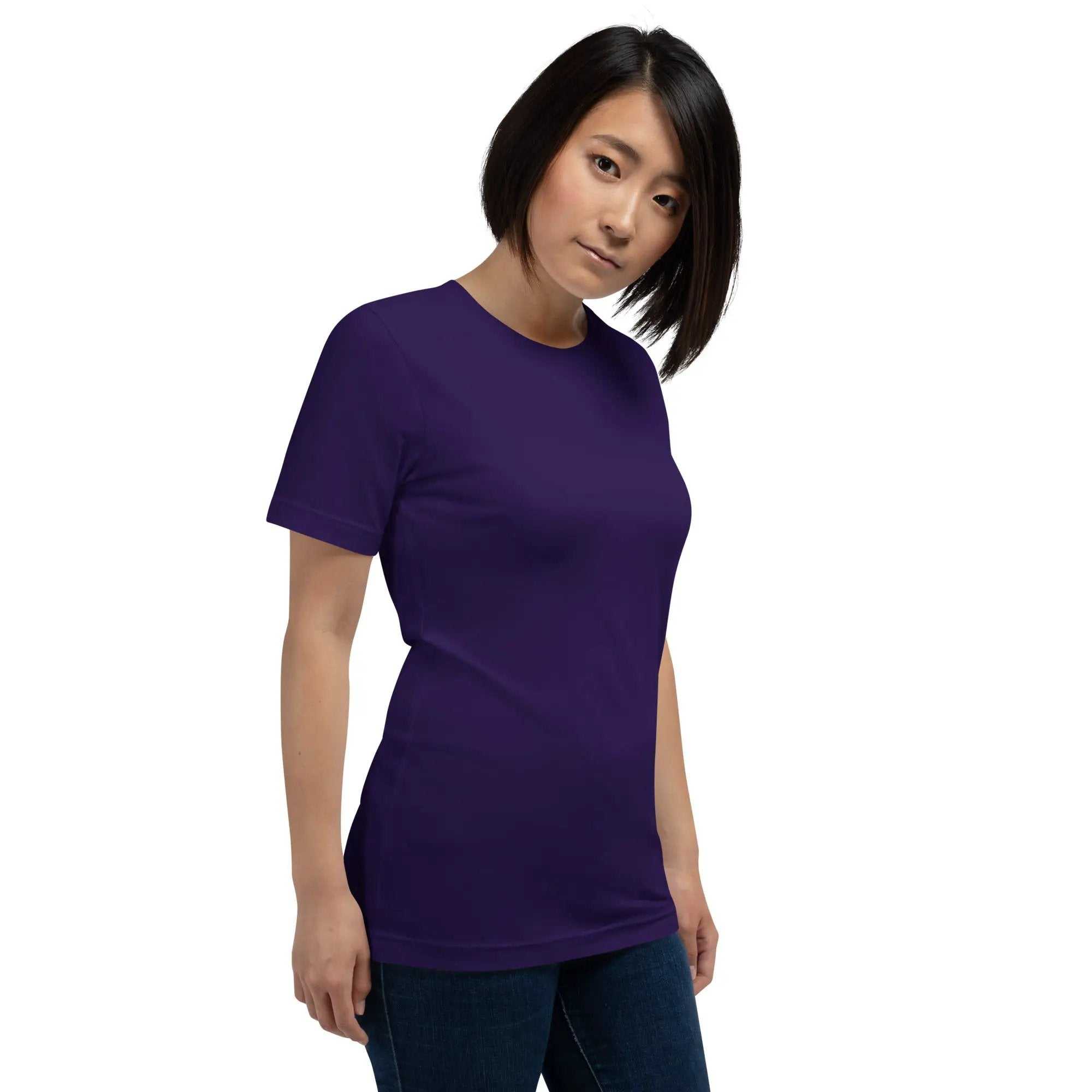 Person wearing a plain purple unisex t-shirt for Alzheimer's awareness
